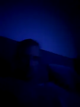 Snapshot of DoubleTroubleRS chatting on 12/22/25, 12:18 DoubleTroubleRS online show from 12/22/25, 12:18