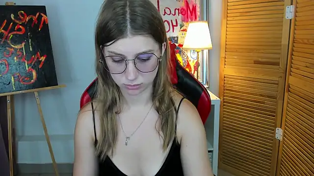 Snapshot of katymeaw chatting on 06/25/26, 01:38 katymeaw online show from 06/25/26, 01:38