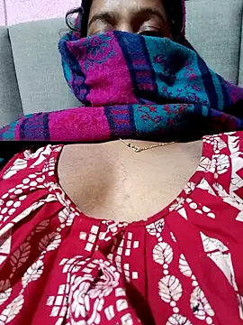 Snapshot of riyankabiswas201 chatting on 12/14/25, 05:02 riyankabiswas201 online show from 12/14/25, 05:02