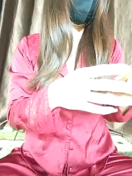 Snapshot of Baby_girl1 chatting on 12/14/25, 06:52 Baby girl1 online show from 12/14/25, 06:52