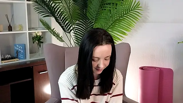 Snapshot of RacquelBron chatting on 12/14/25, 06:52 RacquelBron online show from 12/14/25, 06:52