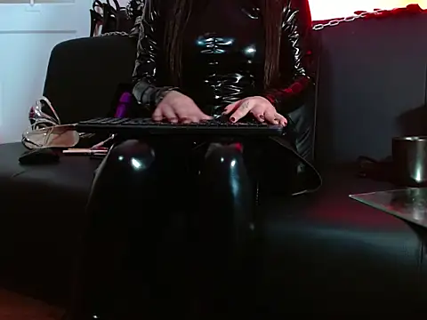 Snapshot of cleodoranoir chatting on 02/26/26, 02:05 cleodoranoir online show from 02/26/26, 02:05