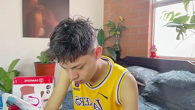 Snapshot of Andy_Belier23 chatting on 03/10/26, 02:44 Andy Belier23 online show from 03/10/26, 02:44