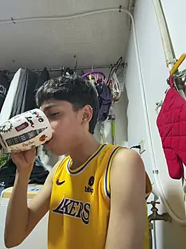 Snapshot of Andy_Belier23 chatting on 03/28/26, 04:23 Andy Belier23 online show from 03/28/26, 04:23