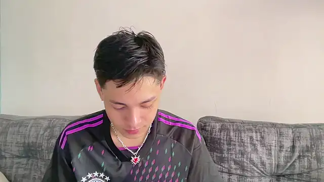 Snapshot of Andy_Belier23 chatting on 04/08/26, 03:45 Andy Belier23 online show from 04/08/26, 03:45