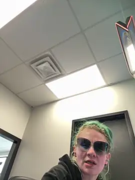 bluntbeautyxo online show from 03/31/26, 01:33