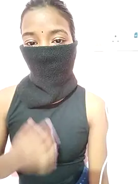 Snapshot of Shivani66 chatting on 12/14/25, 03:39 Shivani66 online show from 12/14/25, 03:39