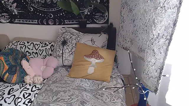 AlienforTwenty online show from 03/26/26, 10:43