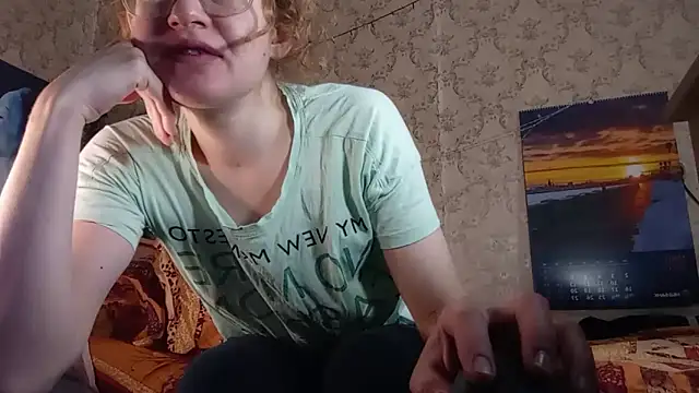 Snapshot of Alice_newhome chatting on 03/07/26, 07:27 Alice newhome online show from 03/07/26, 07:27