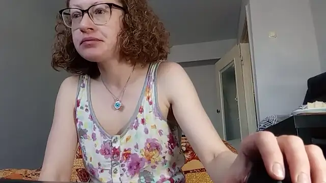 Snapshot of Alice_newhome chatting on 03/31/26, 12:27 Alice newhome online show from 03/31/26, 12:27