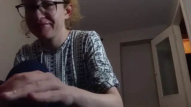 Snapshot of Alice_newhome chatting on 04/14/26, 07:53 Alice newhome online show from 04/14/26, 07:53