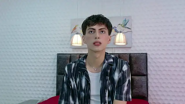 Snapshot of Martin_Williams chatting on 12/17/25, 12:11 Martin Williams online show from 12/17/25, 12:11