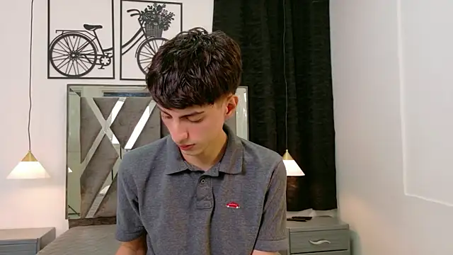 Snapshot of Martin_Williams chatting on 12/19/25, 12:12 Martin Williams online show from 12/19/25, 12:12