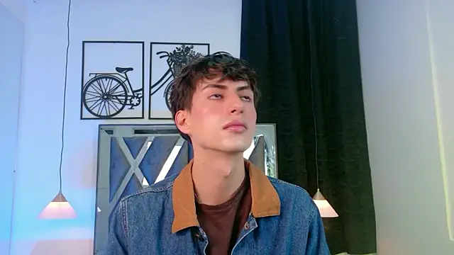 Snapshot of Martin_Williams chatting on 01/13/26, 12:32 Martin Williams online show from 01/13/26, 12:32