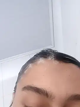 Snapshot of Naomism-- chatting on 12/18/25, 06:03 Naomism-- online show from 12/18/25, 06:03