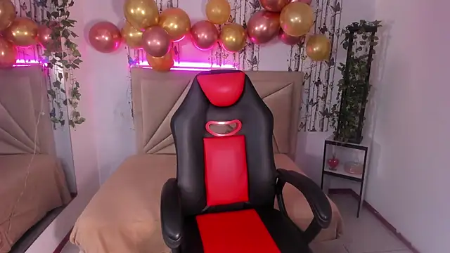 valeria dark  online show from 04/13/26, 08:14