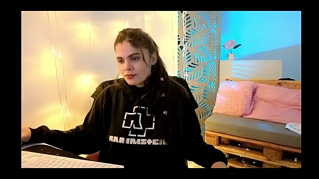 vickvalencia2 online show from 01/09/26, 06:16