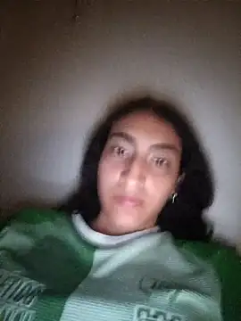 Snapshot of LindaRojas chatting on 12/19/25, 02:18 LindaRojas online show from 12/19/25, 02:18