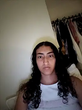 Snapshot of LindaRojas chatting on 12/21/25, 02:19 LindaRojas online show from 12/21/25, 02:19