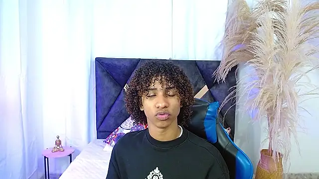 angelll18  online show from 01/08/26, 08:44