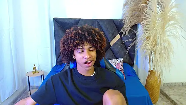 angelll18  online show from 04/13/26, 08:14