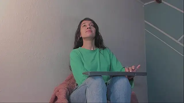 Lucy-Bluesea online show from 02/03/26, 12:31