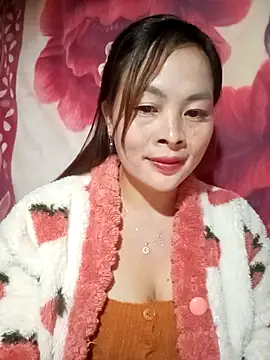 Snapshot of Mayly-s chatting on 12/14/25, 11:48 Mayly-s online show from 12/14/25, 11:48