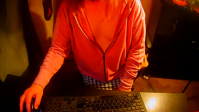 Snapshot of GoodGirlKelly chatting on 03/27/26, 12:05 GoodGirlKelly online show from 03/27/26, 12:05