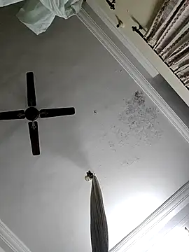 Snapshot of XYZ_looking_guy14 chatting on 12/15/25, 08:46 XYZ looking guy14 online show from 12/15/25, 08:46