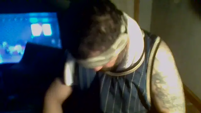 Snapshot of givr6inches chatting on 03/01/26, 11:01 givr6inches online show from 03/01/26, 11:01