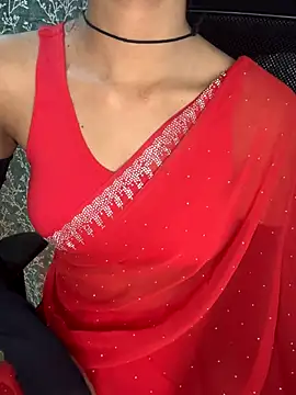 Snapshot of desi_dollx_26 chatting on 12/15/25, 09:52 desi dollx 26 online show from 12/15/25, 09:52