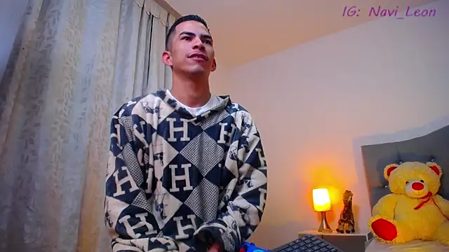 Snapshot of TOMBOYSEXX chatting on 02/02/26, 10:14 TOMBOYSEXX online show from 02/02/26, 10:14