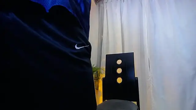 Snapshot of TOMBOYSEXX chatting on 03/17/26, 01:10 TOMBOYSEXX online show from 03/17/26, 01:10