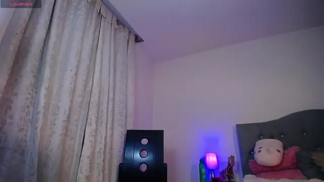 Snapshot of TOMBOYSEXX chatting on 03/30/26, 01:39 TOMBOYSEXX online show from 03/30/26, 01:39