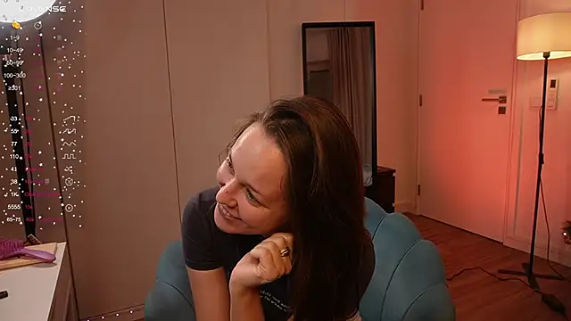 NeonDream  online show from 12/17/25, 01:06