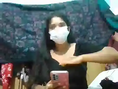 Snapshot of Aparavexa chatting on 12/16/25, 12:43 Aparavexa online show from 12/16/25, 12:43