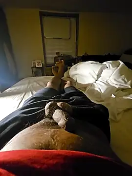 Snapshot of Gnax1 chatting on 12/21/25, 04:25 Gnax1 online show from 12/21/25, 04:25