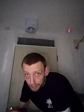 CrookedBunk3527 online show from 12/19/25, 09:22