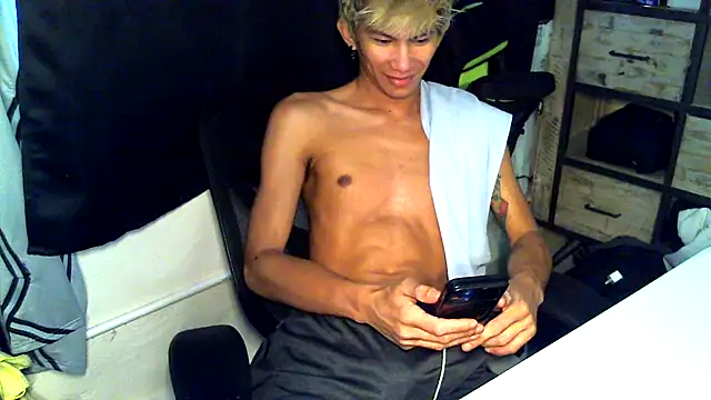 Snapshot of jhaycobXgarcia chatting on 04/04/26, 12:31 jhaycobXgarcia online show from 04/04/26, 12:31