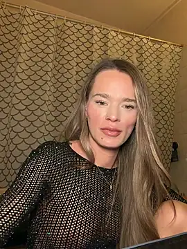 Snapshot of vinique99 chatting on 03/03/26, 09:42 vinique99 online show from 03/03/26, 09:42