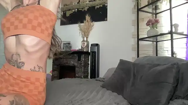 Snapshot of vinique99 chatting on 04/02/26, 11:08 vinique99 online show from 04/02/26, 11:08