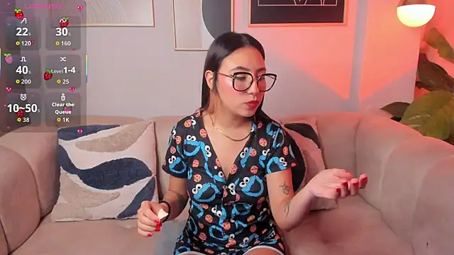 Hiyori Bloom  online show from 03/06/26, 05:48