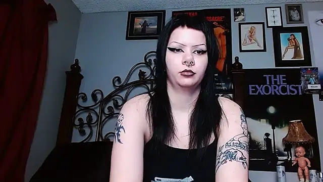 Snapshot of Bettieee_Agura chatting on 12/18/25, 01:22 Bettieee Agura online show from 12/18/25, 01:22