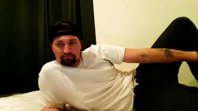 In tandem online show from 03/12/26, 02:50