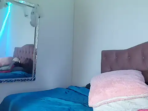 camilita0608 online show from 12/16/25, 02:05