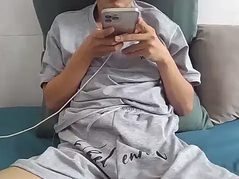 Snapshot of Huybin99 chatting on 01/07/26, 06:05 Huybin99 online show from 01/07/26, 06:05