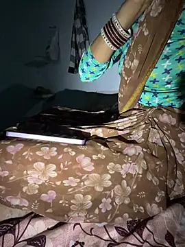 Snapshot of Pooja_Love143 chatting on 02/14/26, 04:48 Pooja Love143 online show from 02/14/26, 04:48