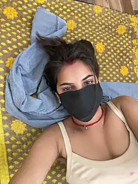 Snapshot of Pooja_Love143 chatting on 04/05/26, 07:44 Pooja Love143 online show from 04/05/26, 07:44