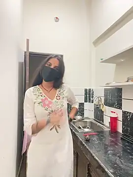 Snapshot of Pooja_Love143 chatting on 04/07/26, 10:59 Pooja Love143 online show from 04/07/26, 10:59