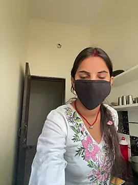 Snapshot of Pooja_Love143 chatting on 04/09/26, 06:19 Pooja Love143 online show from 04/09/26, 06:19